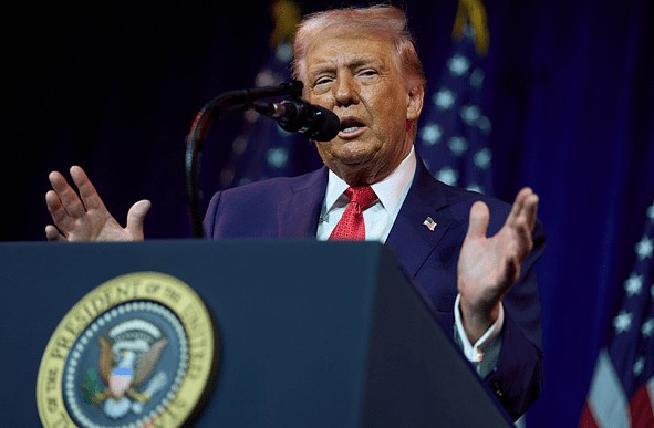 哈尔克岛遭遇美军打击;石油出口命脉岿然不动,背后战略意图耐人寻味 新闻