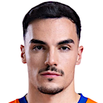  山东泰山防线迎来质变，外援阿尔瓦罗迅速站稳脚跟；京鲁大战检验实力，后防核心作用凸显，球队前景值得期待。 体育新闻