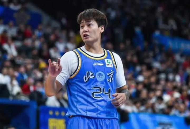  曾经的青春归来！赵睿重回广东引发的赛场情感共鸣 情感心理