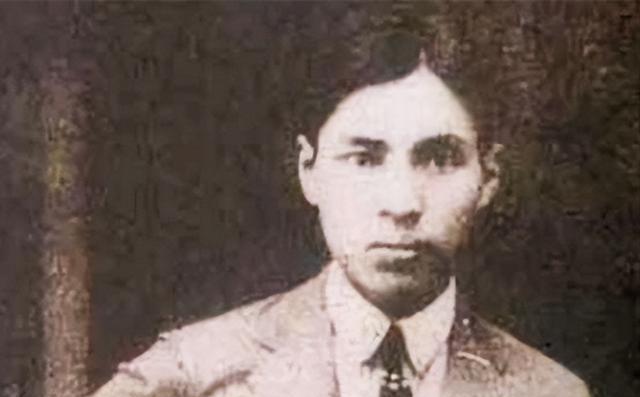  深层剖析：关于“养子”传闻的真相与革命情感的边界 文化旅游