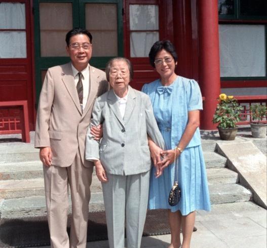  深层剖析：关于“养子”传闻的真相与革命情感的边界 文化旅游