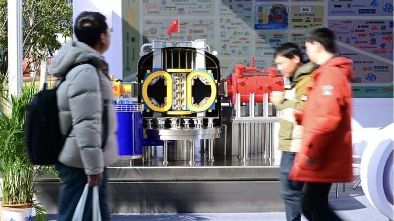  认知偏差与权力博弈：深度剖析经纪公司与艺人关系的心理动因。 情感心理