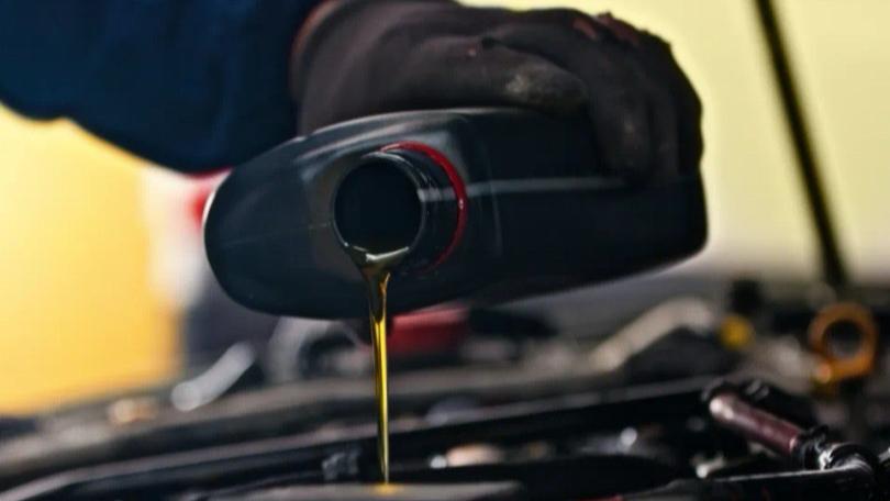  百美元关口失守的背后：市场焦虑与能源博弈的深层反思 情感心理