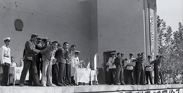  1983年严打流放西北：8.7万重刑犯的戈壁生存数据档案 新闻 1983年严打流放西北：8.7万重刑犯的戈壁生存数据档案 新闻