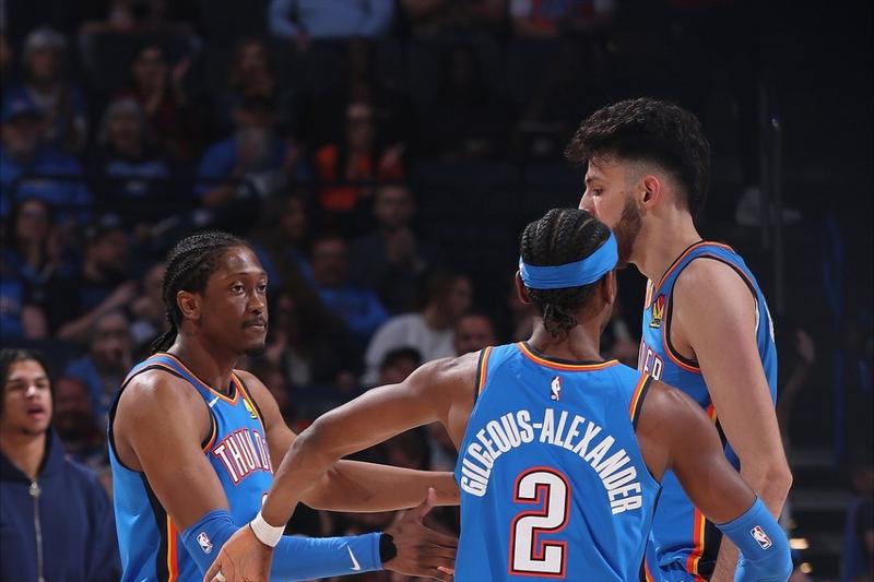  【深度复盘】东契奇腿筋伤退背后的战术困局与用人迷思 体育新闻