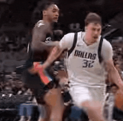 文班vs弗拉格:天赋压制与努力反制的技术博弈 体育新闻