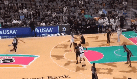 文班vs弗拉格:天赋压制与努力反制的技术博弈 体育新闻