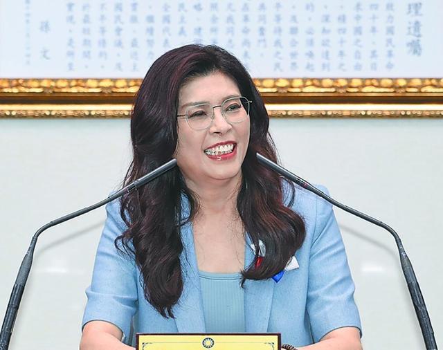  国共互动新篇章：郑丽文访陆背后的政治博弈与战略意涵 新闻