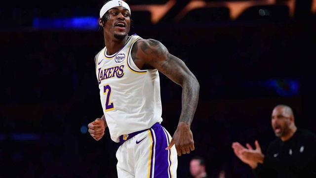 16秒换人风波：范德彪复盘与雷迪克冲突始末，湖人更衣室团结方程式