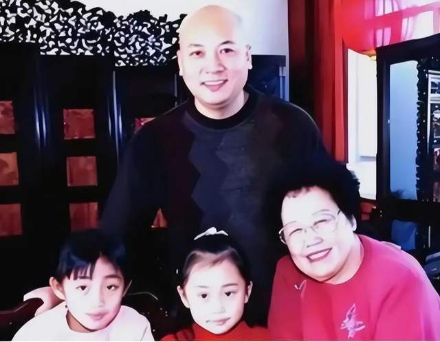  独家解析：迟重瑞与陈丽华三十六载婚姻背后的财富帝国版图 新闻